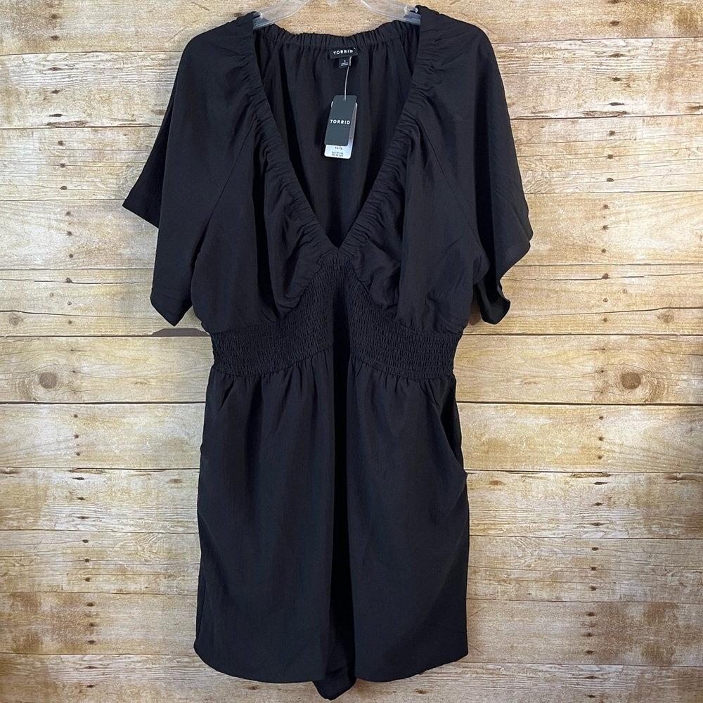 Torrid Black Double V-Neck Romper Deep Black NWT Size 1X 14W-16W Pockets